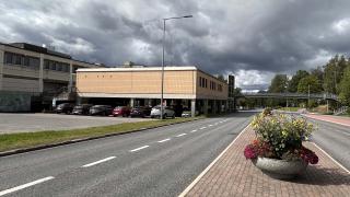 Purettava rakennus sijaitsee Kyytitiellä.