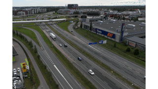 Lentoasemantie kuvattuna Kehä kolmosen kohdalla.